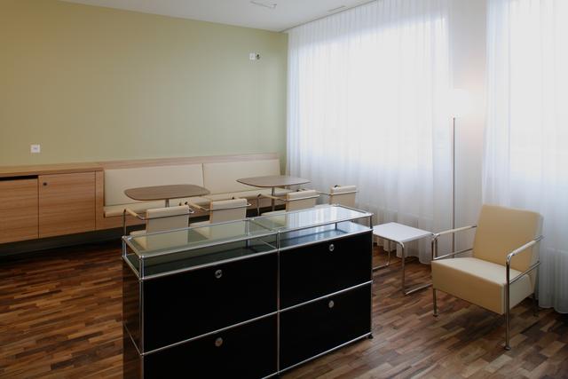 Bettenstation im 5. Obergeschoss, St. Claraspital Basel